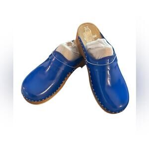 Ugglebo Toffelin Sweden Patent Blue Clogs, size 40
